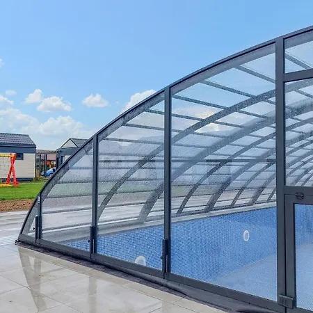 Lovely In With Sauna 度假居 *