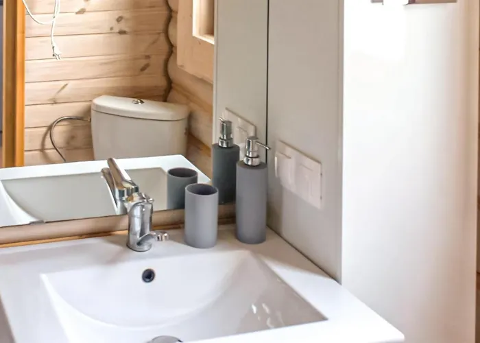 Vakantiehuis Lovely In With Sauna Jezierzany